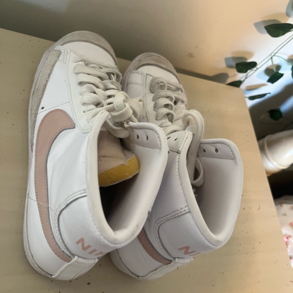 Nike Blazers - Picture 4 of 4